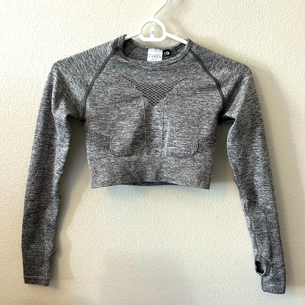 AYBL LS workout top